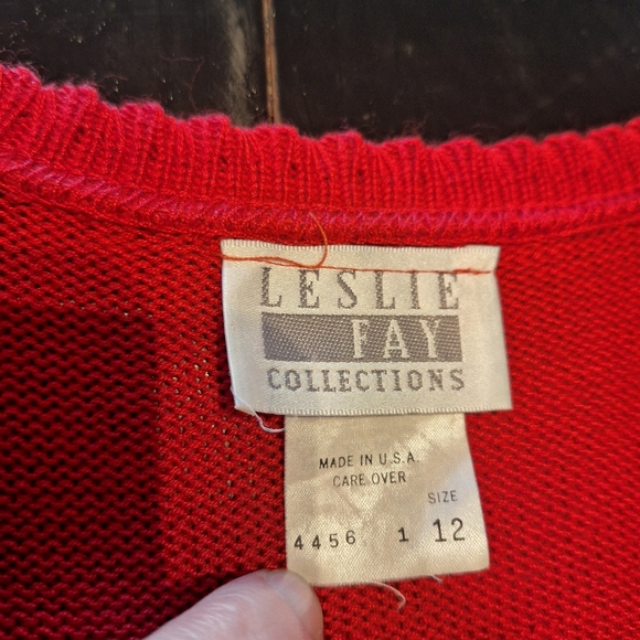 vintage Leslie Fay red sleeveless sweater embroidered  vest size 10 - Picture 3 of 6